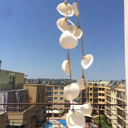 Sunny Apartament شقة
